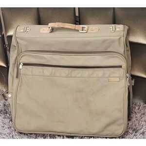 Briggs & Riley wardrobe bag